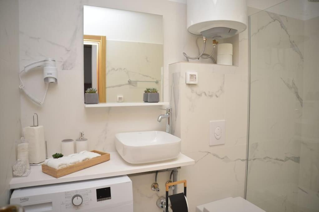 Design Flat With Impressive Boka Bay View Apartment Kotor Exterior photo
